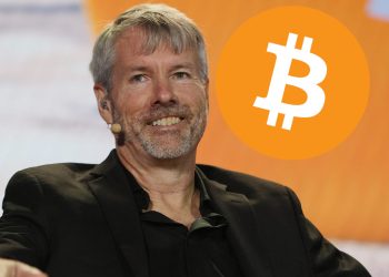 michael saylor next to bitcoin logo